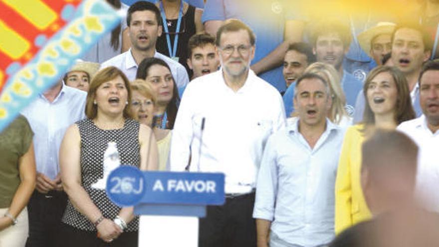 Rajoy apela al voto de los valencianos moderados para frenar a los radicales