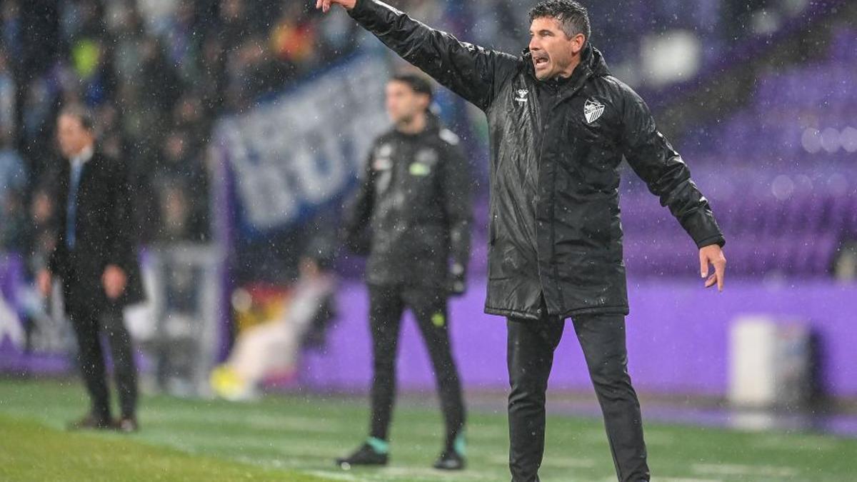 Juan Funes, entrenador del Málaga, en el último encuentro contra el Real Valladolid.