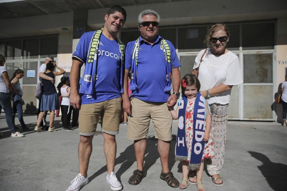 La afición azul no falla a su cita en el Tartiere