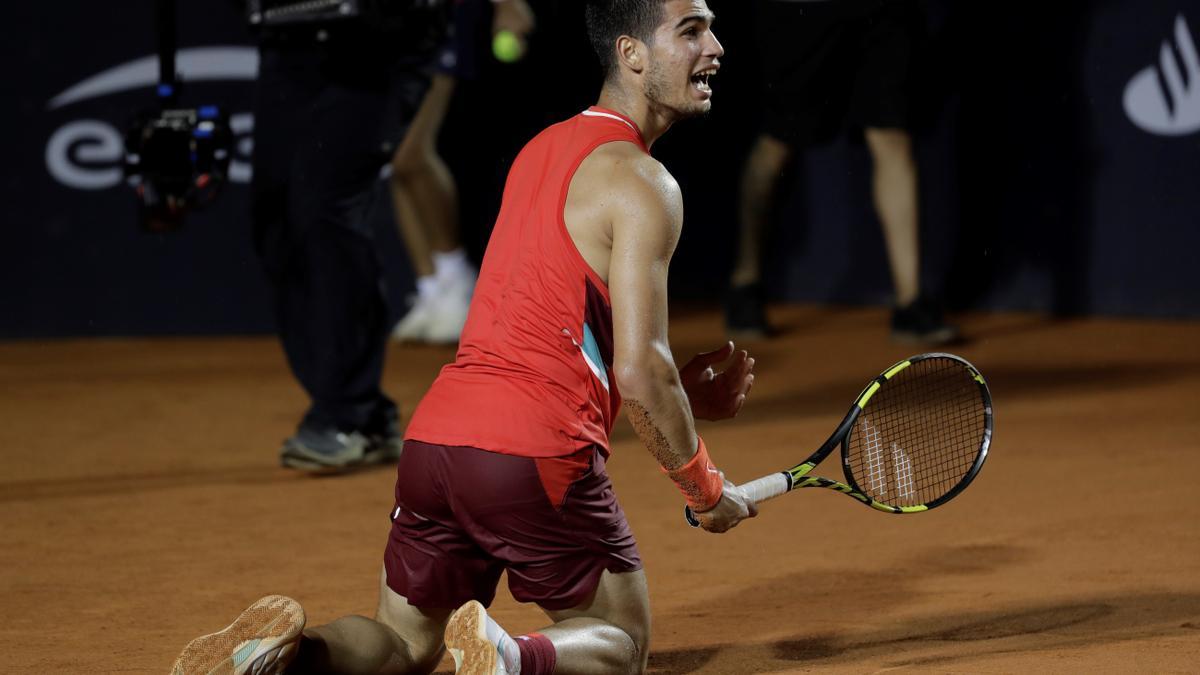 Alcaraz reinó en la tierra batida del Abierto de Río de Janeiro