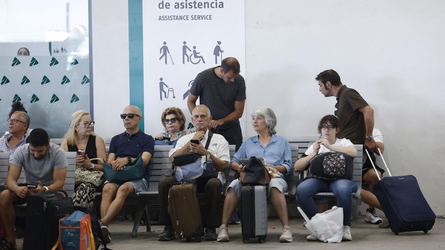 Renfe vuelve a suspender la alta velocidad entre Madrid y Galicia por indicación de Protección Civil