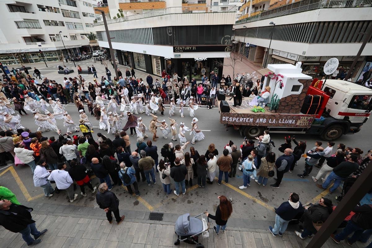 Búscate en las imágenes de la rúa de Carnaval de Ibiza