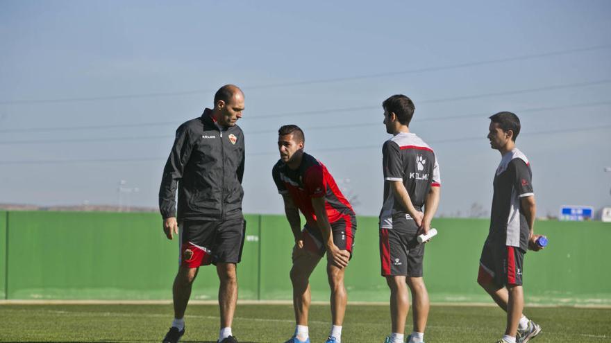 Los jugadores del Elche Cifu y Álex Moreno son dudas para medirse el sábado al Alavés