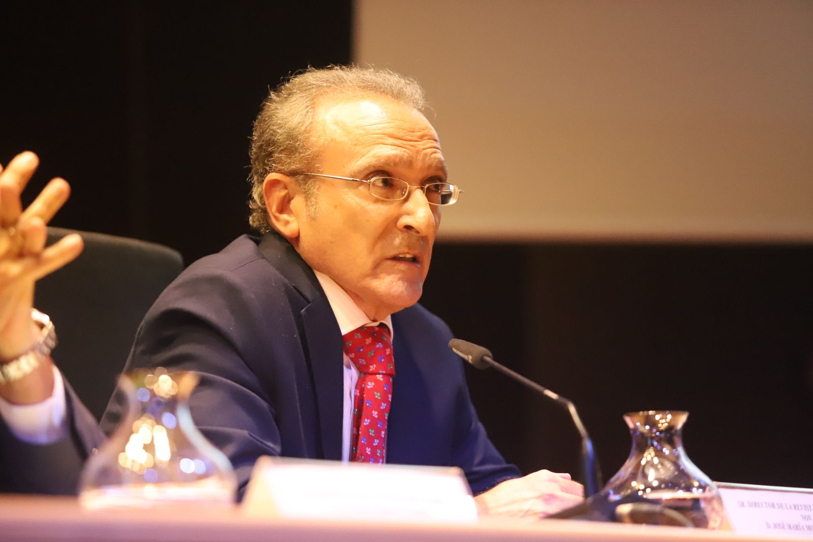 El presidente de la Audiencia presenta 'Los latidos del alma'