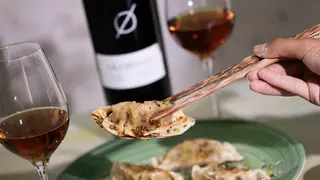 Estos son los vinos con los que puedes tomar espárragos o alcachofas (y te sabrán bien)