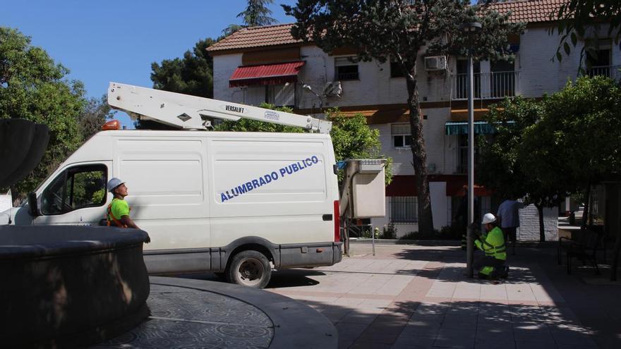 Lucena cambia unas 1.300 luminarias a tecnología led en el sureste del casco urbano