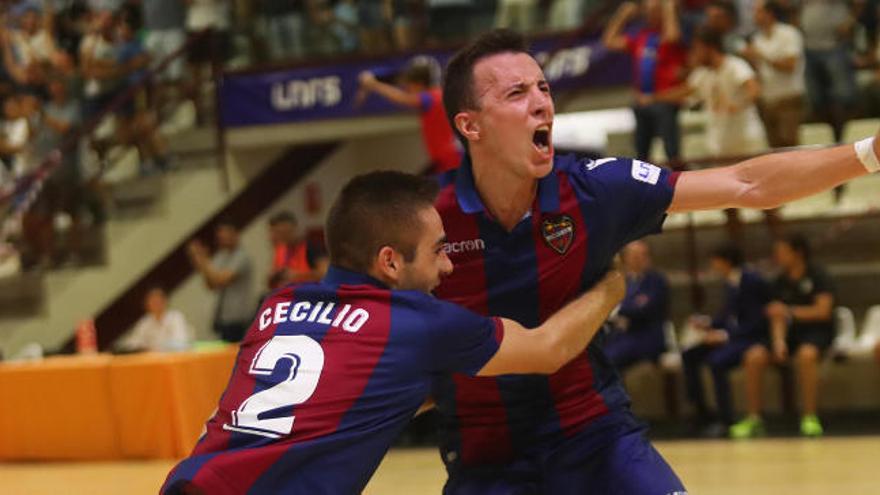 Celebración del Levante UD FS en Paterna tras ganar a Movistar Inter