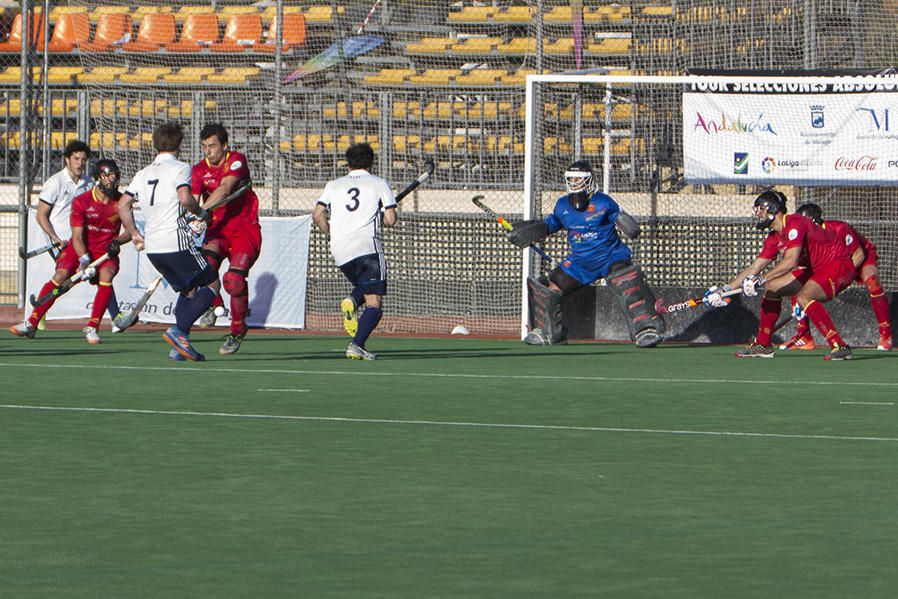 La selección española se impone al combinado galo en un amistoso disputado en Benalmádena