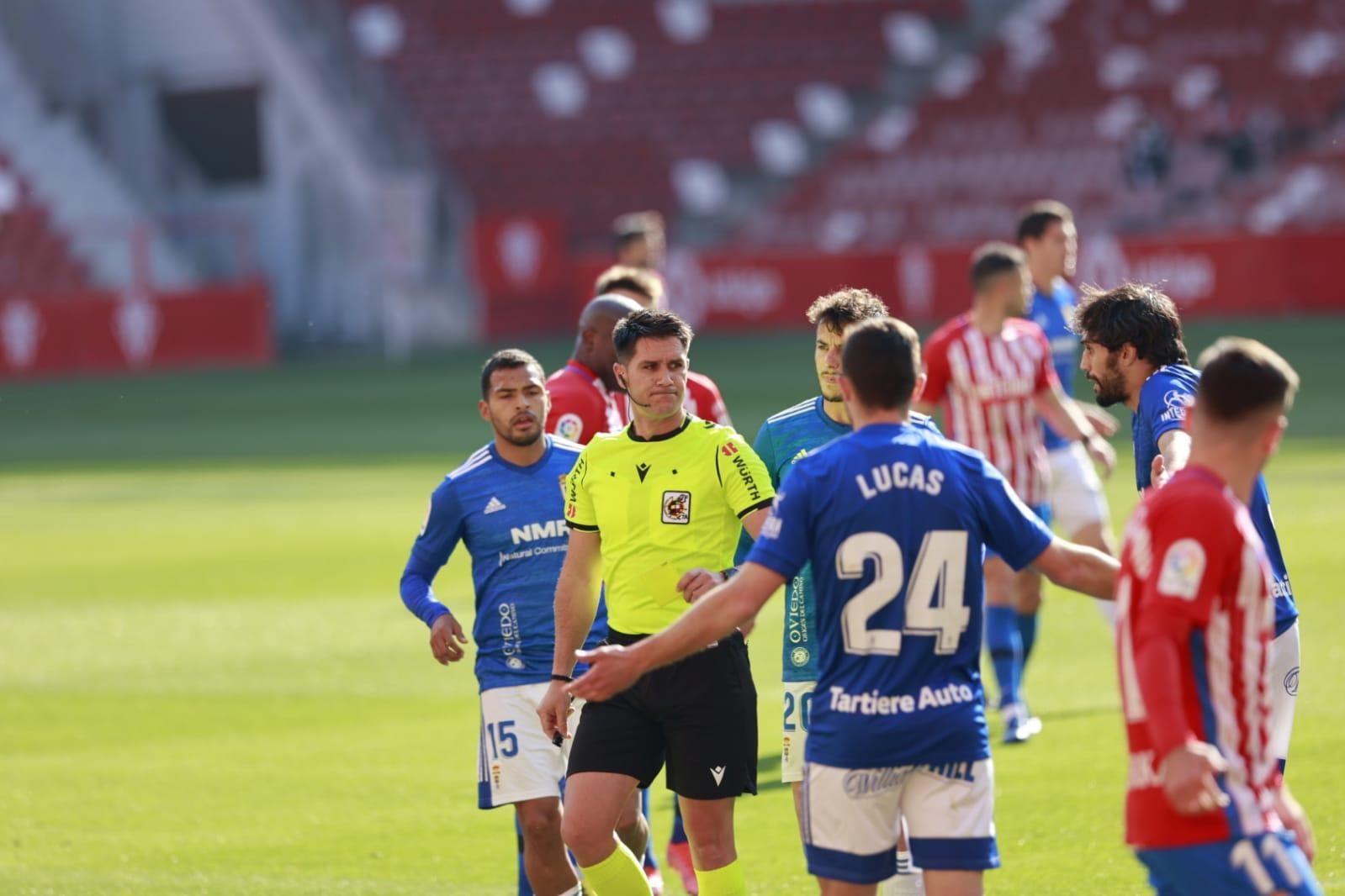 En imágenes: el derbi entre el Sporting y el Real Oviedo