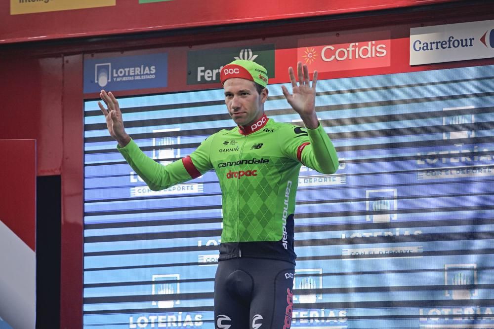 Llegada de la Vuelta a España al Muro de San Lorenzo