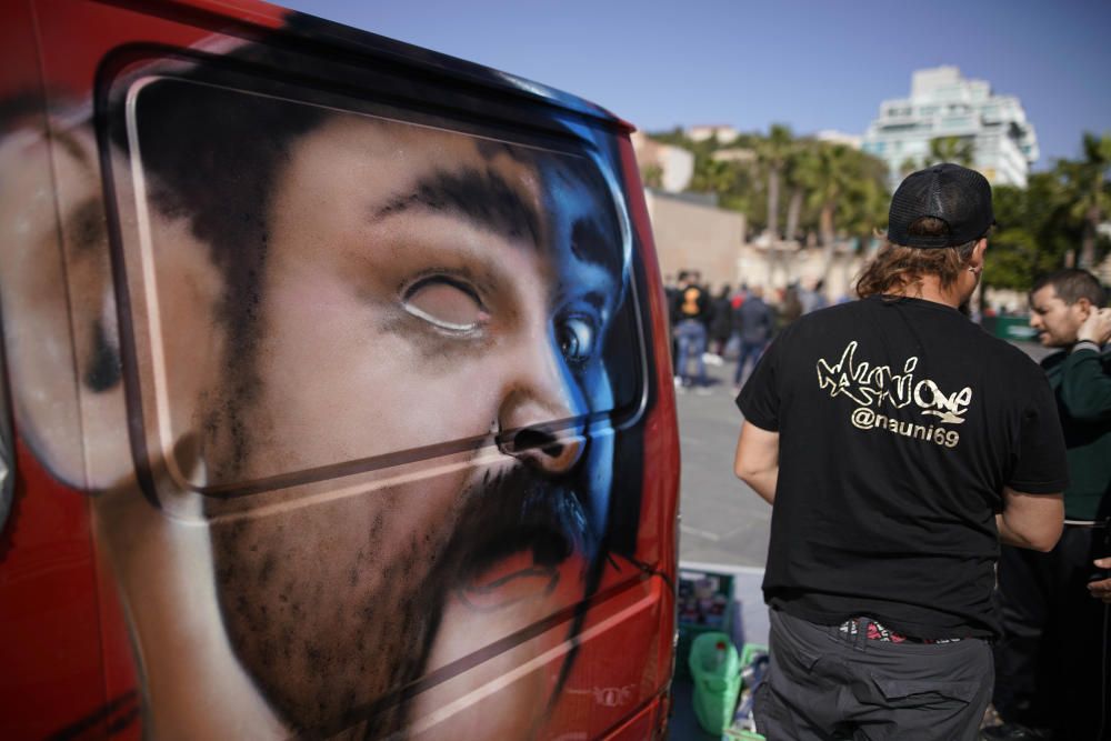 Demostración de grafitis sobre coches en Cartagena