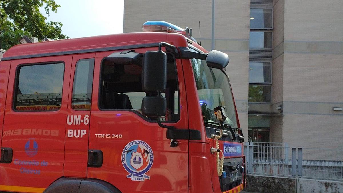 Un incendio en un cuadro eléctrico obliga a desalojar una residencia en Oleiros