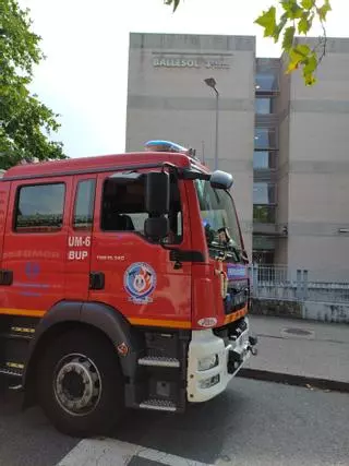 Un incendio en un cuadro eléctrico obliga a desalojar una residencia en Oleiros