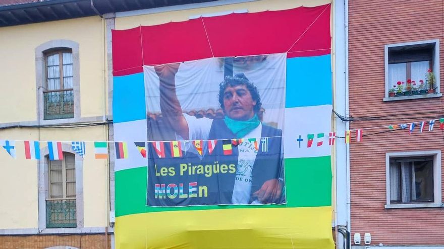 Mención Especial para &quot;Los Botijos&quot;, de Cangas de Onís, en la ceremonia de apertura del 87.º del Descenso Internacional del Sella