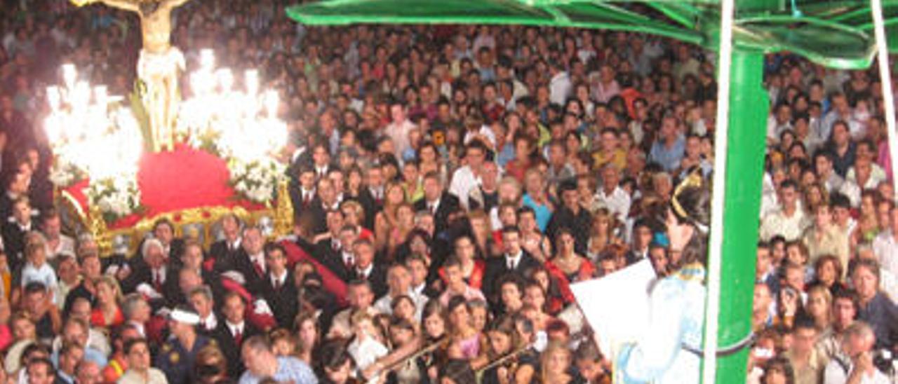 El Cristo de Silla, cuya procesión culmina con el «cant de la carxofa».