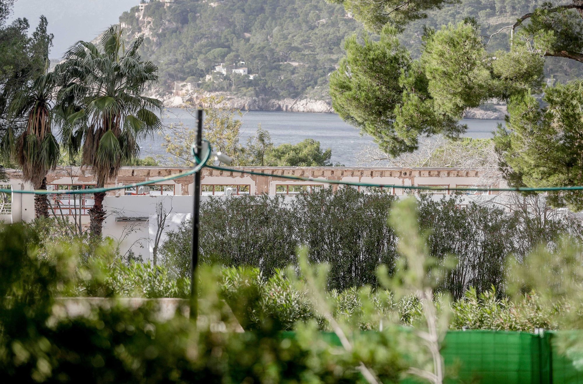 Vom Hotel Formentor auf Mallorca bleibt bei der Sanierung nur noch die Fassade übrig