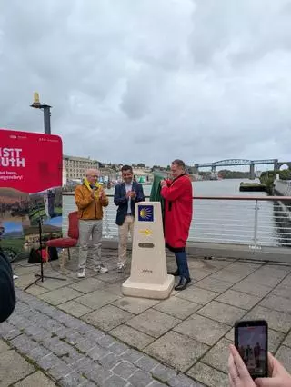 Un hito en el Camiño Inglés: la ruta jacobea estrecha lazos con Irlanda