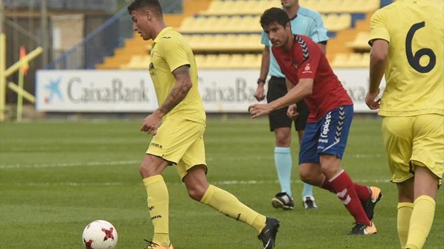 El Villarreal B acecha al líder tras un valioso empate en Sagunto