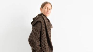 La cachemira llega a nuestro armario 'suave, suavesito' gracias a C&amp;A y este cárdigan del color de la temporada