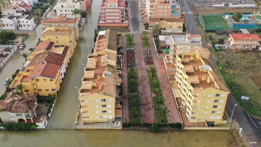 Los alcaldes de Castellón están hartos de parches en la costa y exigen espigones