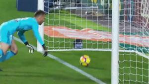 LALIGA | Valencia - FC Barcelona (1-1): El gol  de Messi que el árbitro no concedió