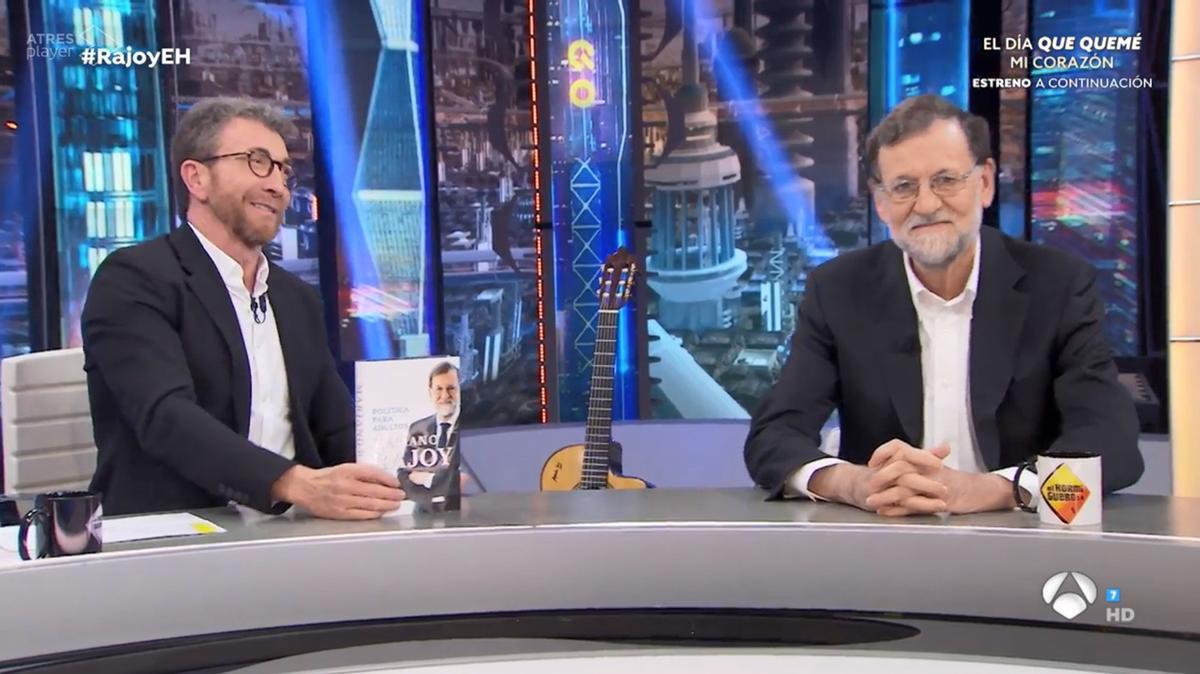 La crítica de Monegal: Rajoy al ‘jacuzzi’, submissió, massatge i rialles La crítica de Monegal: Rajoy al ‘jacuzzi’, submissió, massatge i rialles