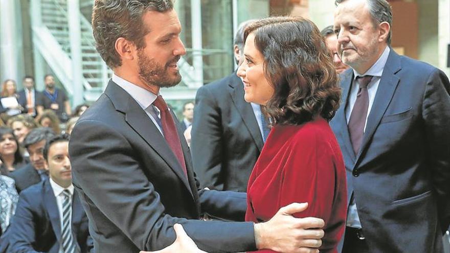 Casado frena la abstención