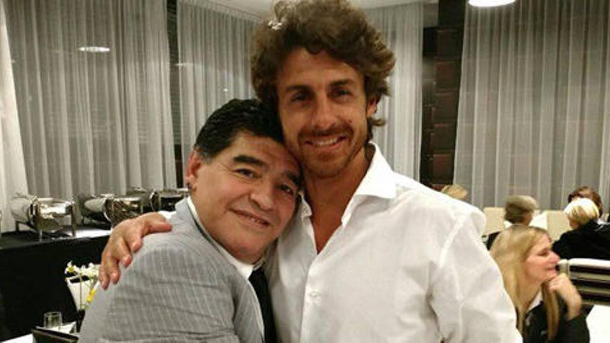 Maradona y Aimar, juntos en el sorteo del mundial Sub-20