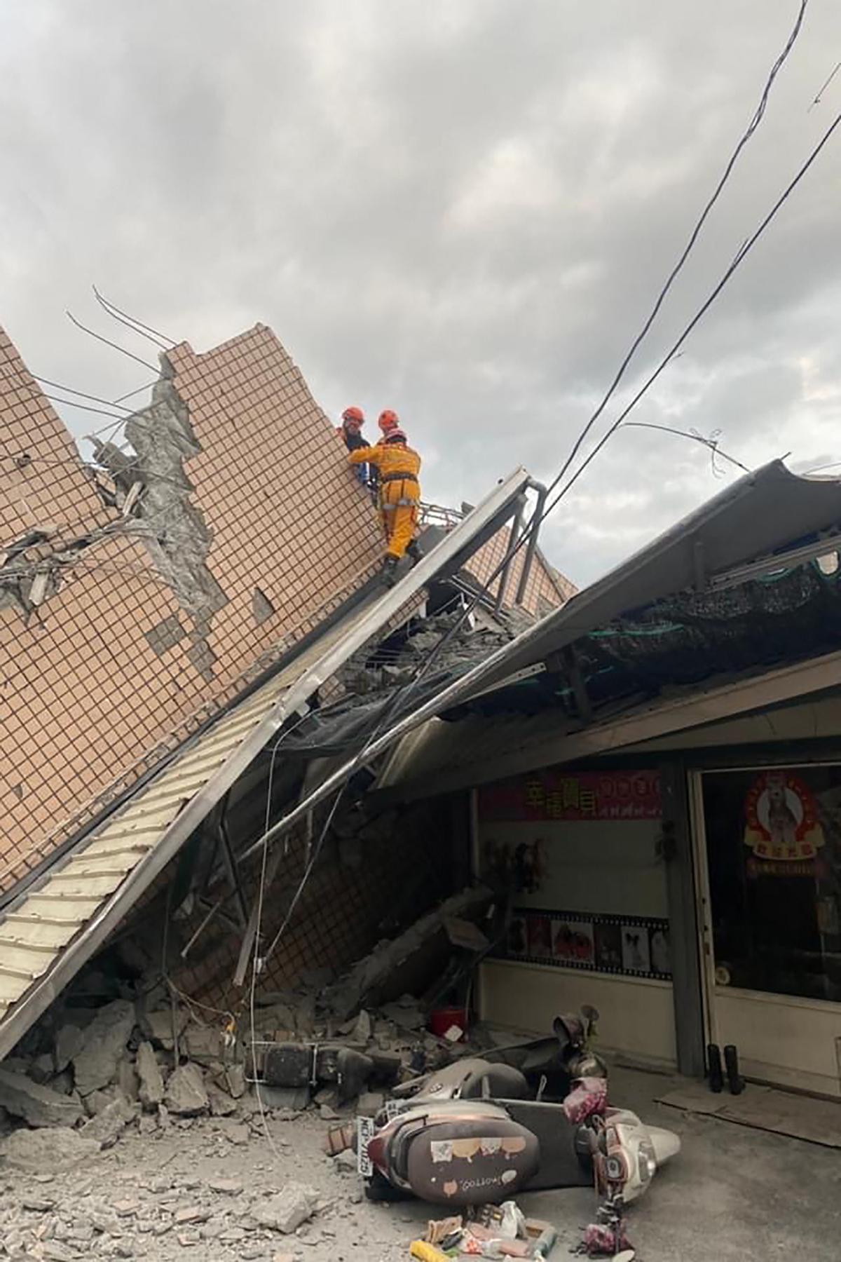 Imagenes del violento terremoto de magnitud 6,8 en Taiwán