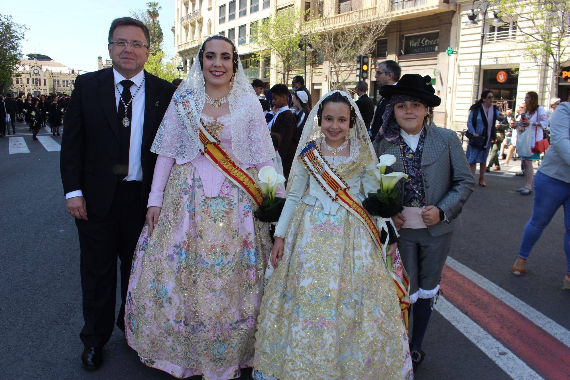 El desfile de falleras mayores en la Ofrenda a San Vicente Ferrer