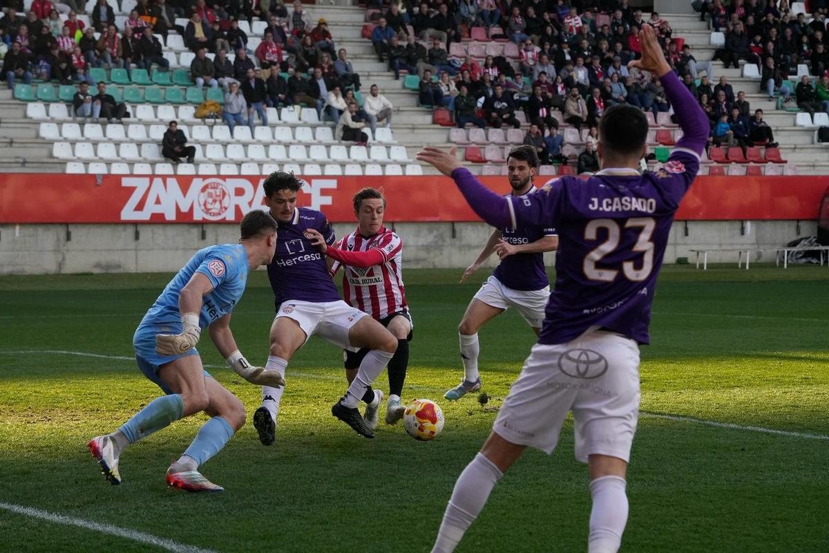 Las imágenes del partido entre el Zamora CF y el CD Guadalajara Las imágenes del partido entre el Zamora CF y el CD Guadalajara