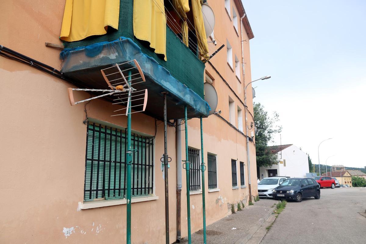 Les imatges de l'estat del bloc de la Creueta de Girona