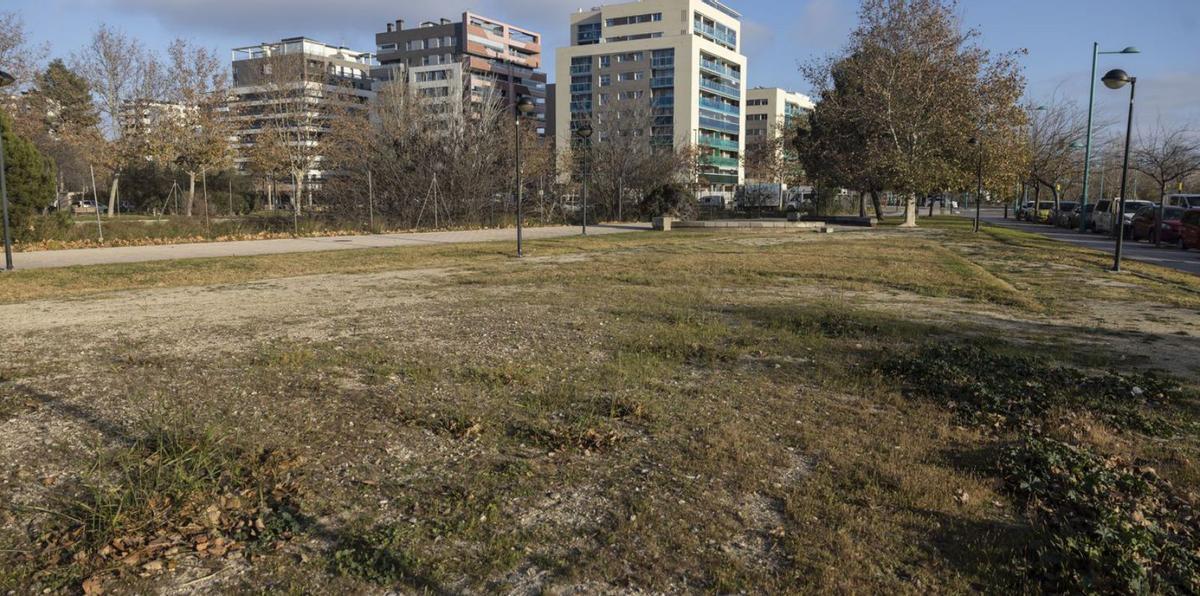 Parcela del Barrio Jesús donde los vecinos consiguieron parar la construcción de viviendas. | MIGUEL ÁNGEL GRACIA