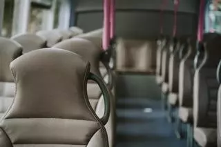 ¿Es obligatorio abrocharse el cinturón cuando viajas en un autobús o autocar?