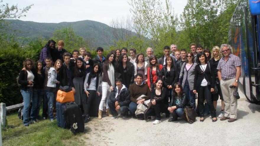 Alumnos zamoranos y franceses durante una de las actividades conjuntas dentro del programa europeo Comenius.