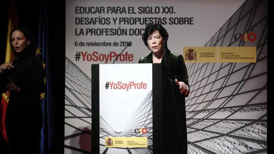 Celaá propone a los profesores evaluaciones voluntarias con incentivos &quot;muy importantes&quot;