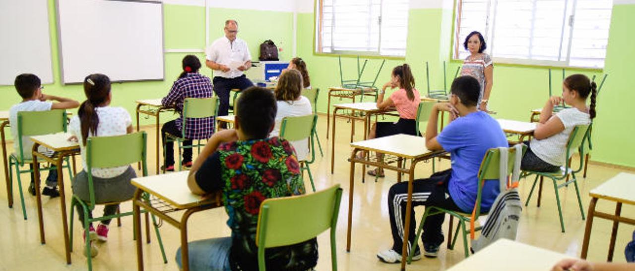 La tasa de abandono escolar en Canarias  se asienta por debajo de la media nacional