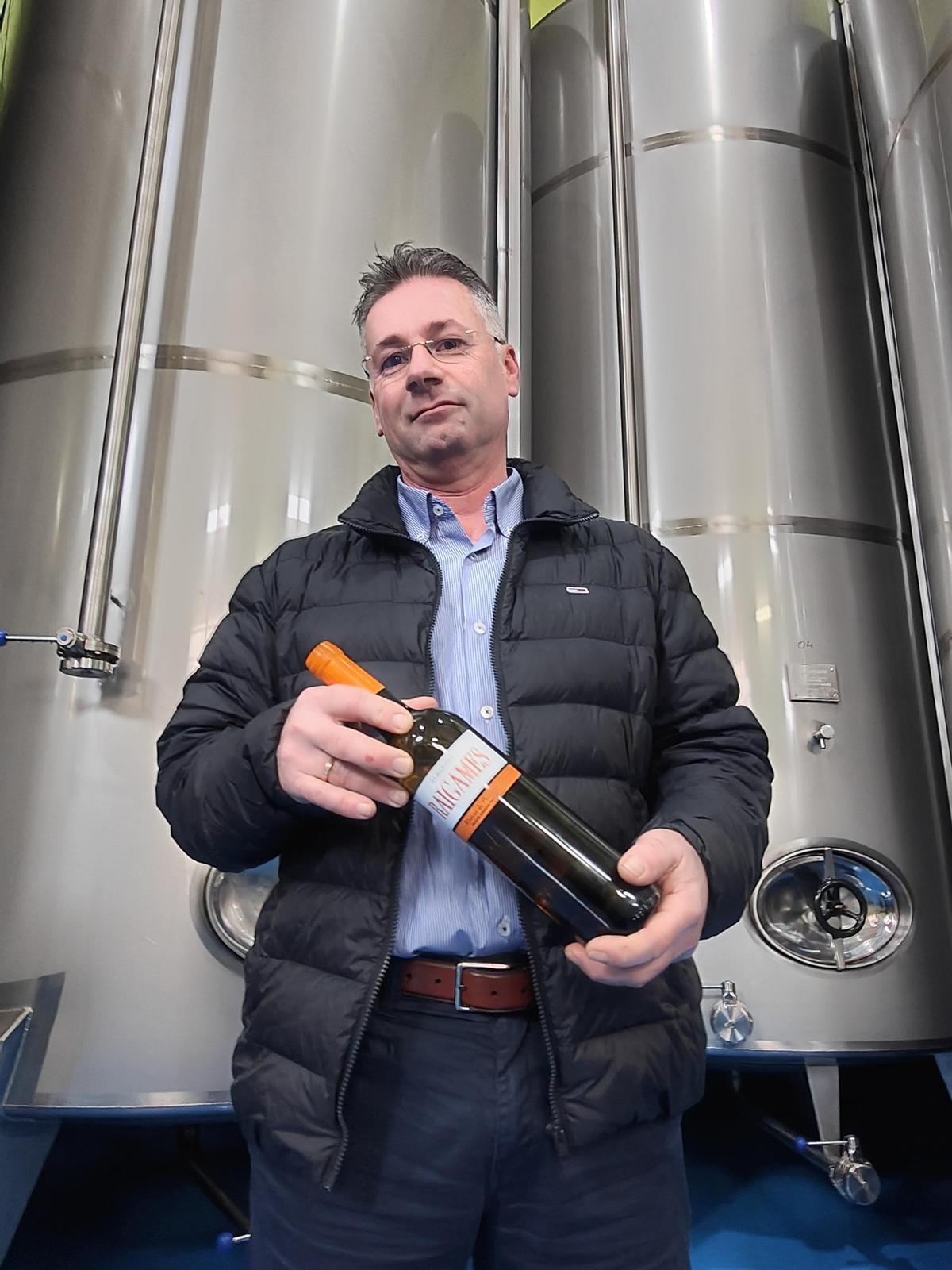 Juan Pena, en la bodega.