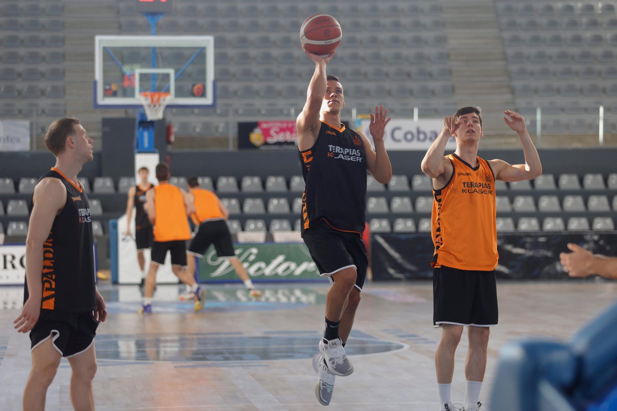 El Unicaja Banco Oviedo, listo para el segundo partido del play-off de ascenso a la ACB en Palencia