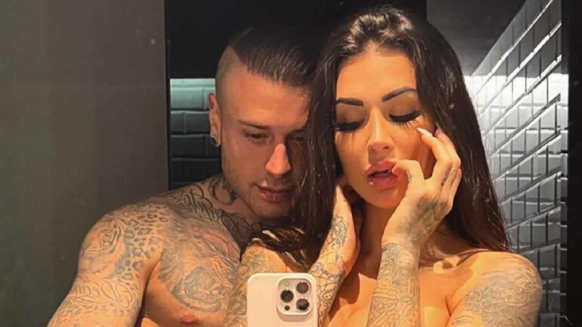 Adrián Rodríguez junto a su novia, la actriz Susy Gala