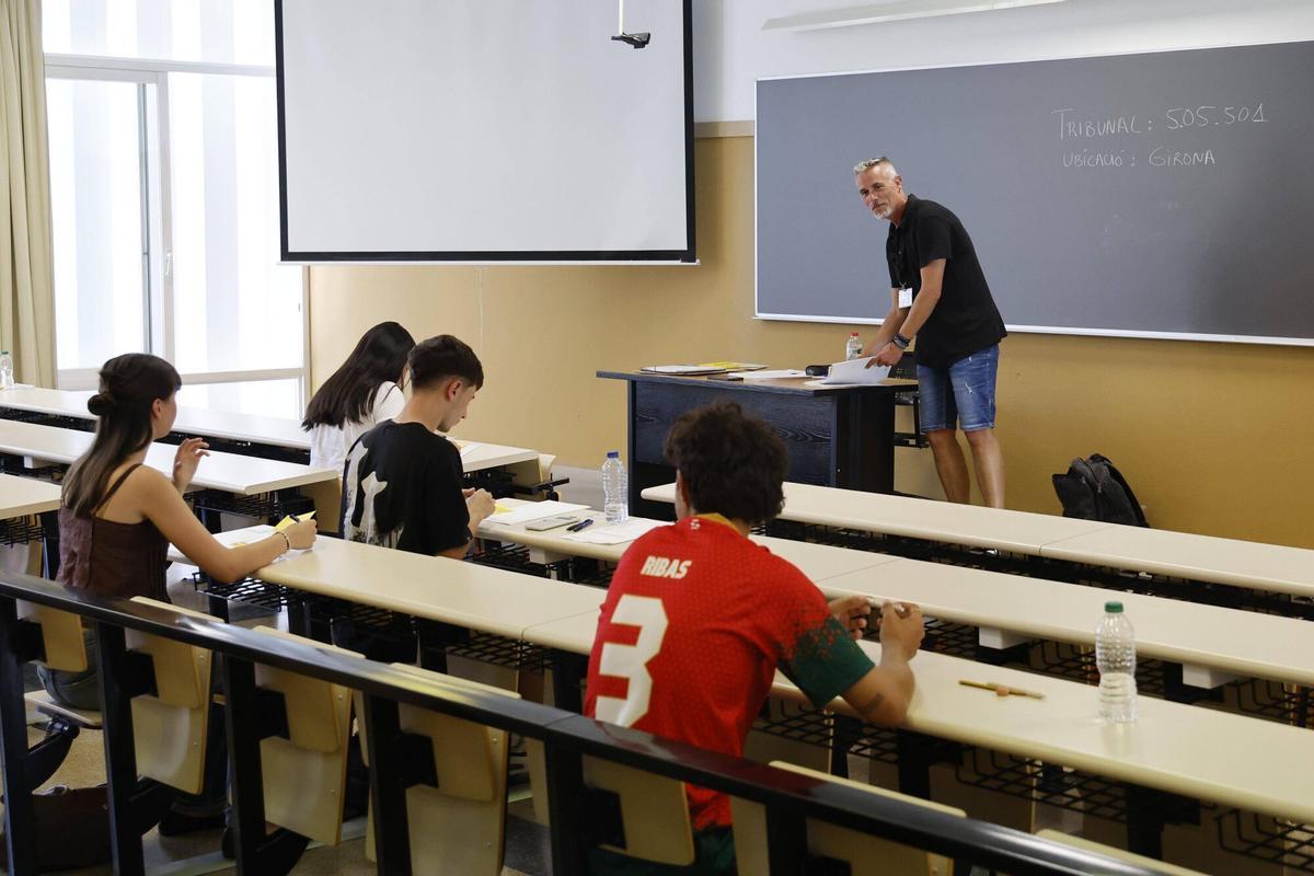 Girona. Facultat Economia UdG. Selectivitat 2026 setembre. Proves PAU.