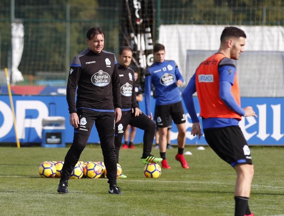 La defensa, trabajo de todos en el Deportivo