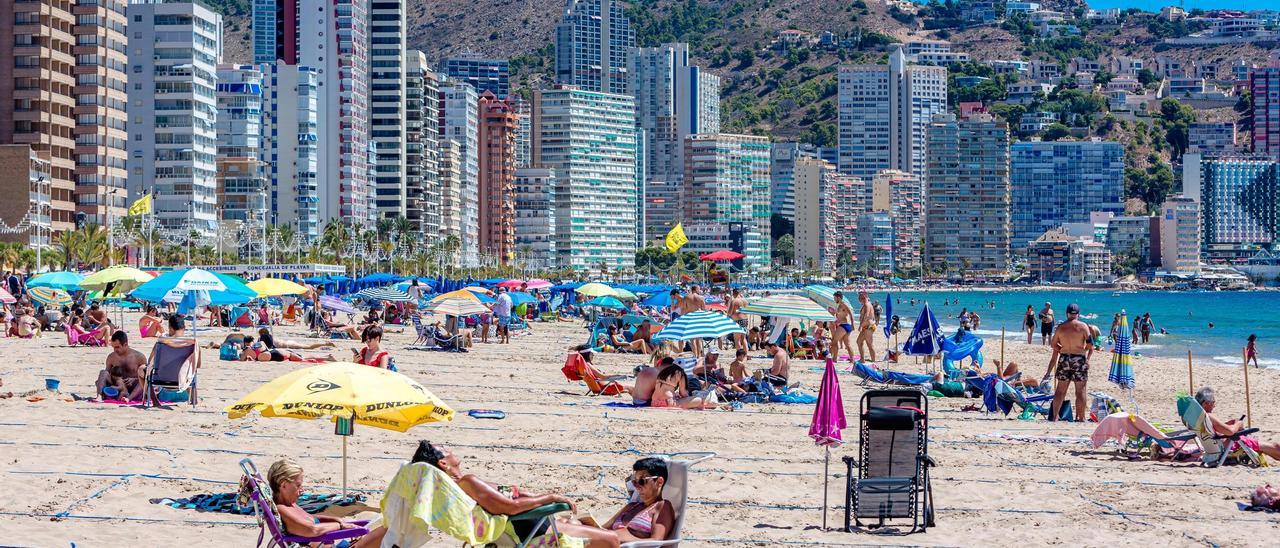 Playa de Levante, en Benidorm, este agosto.