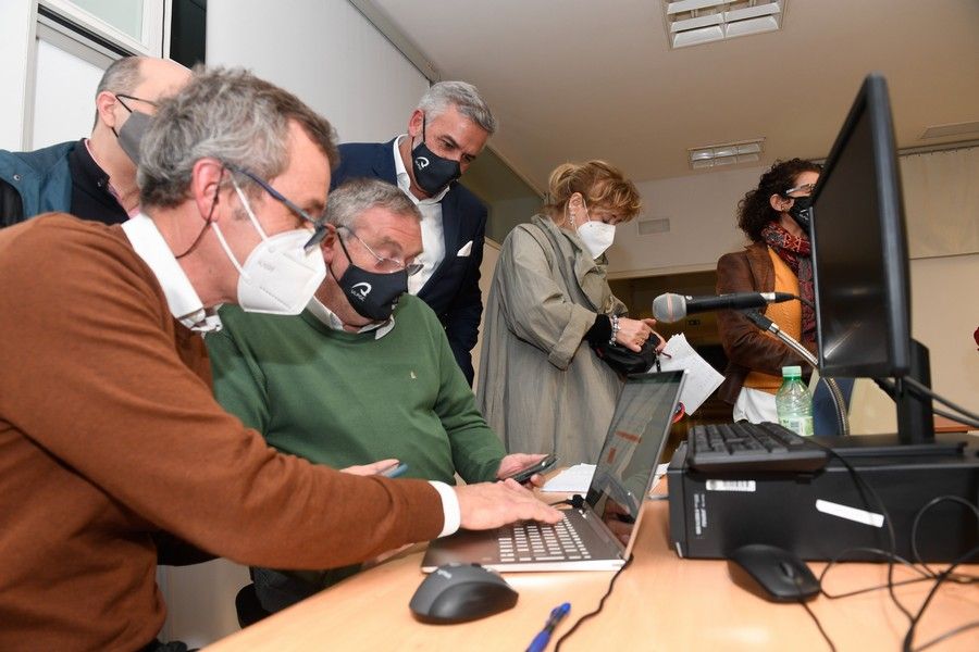 El equipo de Luis Serra celebra la victoria en las elecciones de la ULPGC