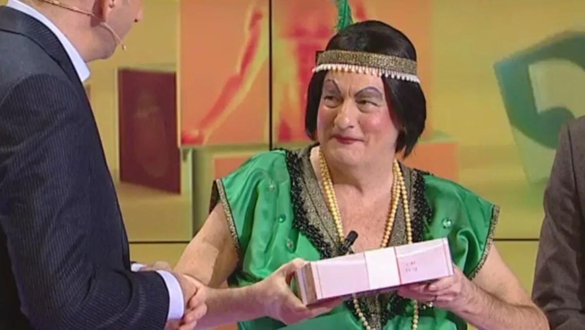 Cesc Queral, caracterizado como la Vicenteta