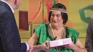 Cesc Queral, caracterizado como la Vicenteta