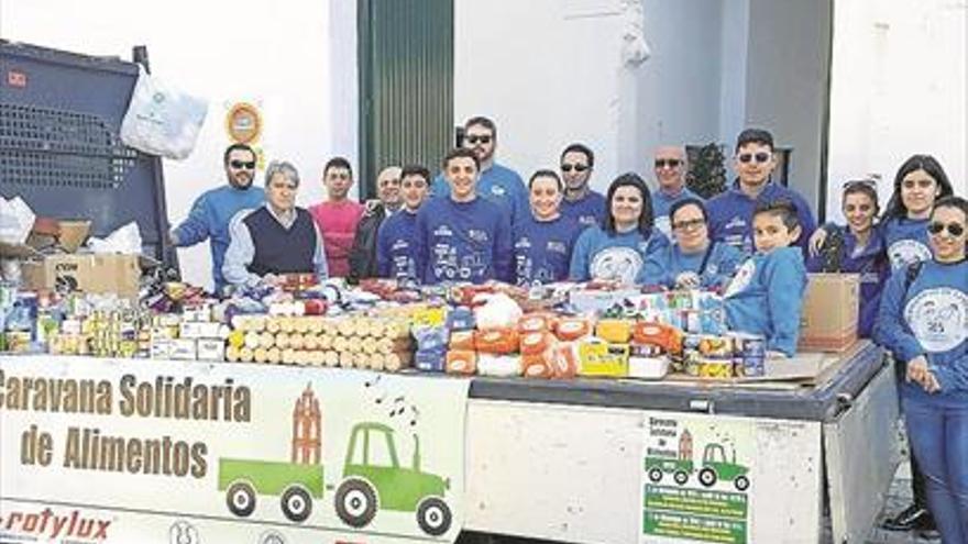 La primera caravana solidaria de la Merced recoge 579 kilos de alimentos