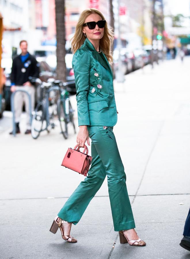 Kate Bosworth con un original traje de Coach