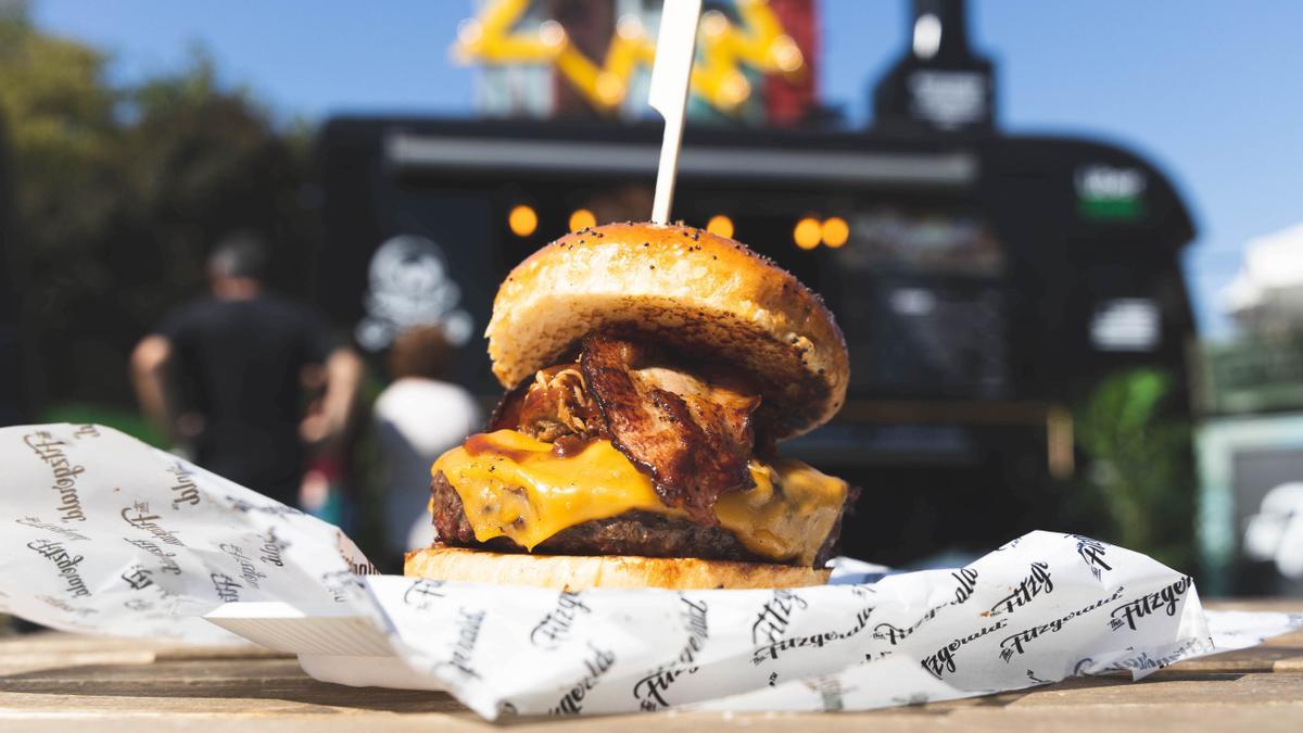 La nueva edición de ‘The Champions Burger’ organiza el concurso para ver cuántas hamburguesas pueden comerse en solo 30 minutos.