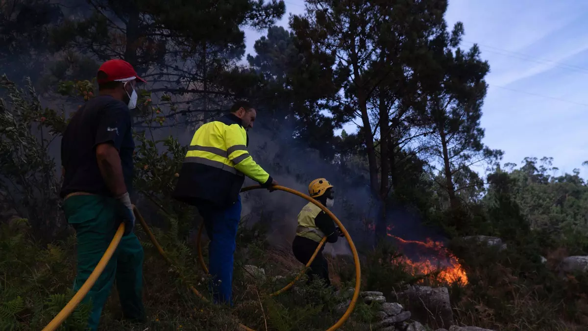 "La inmensa mayoría son provocados": los incendios en Galicia arrasan ya 4.000 hectáreas, más que en todo 2024